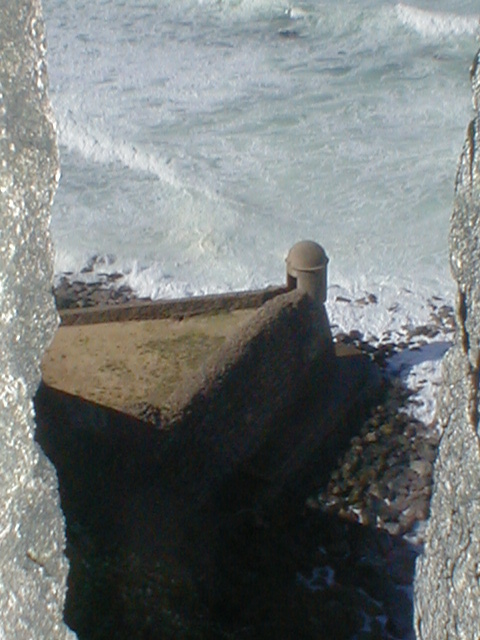 Castillo de San Crist�bal - view of Garita del Diablo through lookout turret